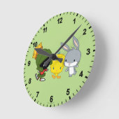 Chibi MARVIN THE MARTIAN™, TWEETY™ & BUGS BUNNY™ Runde Wanduhr (Winkel)