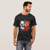 Chibi Panda Bear Hugs Red Panda T-Shirt (Vorne ganz)