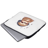 Chibi Sloth with Headphones � Cute Kawaii Relaxing Laptopschutzhülle (Vorne Knopf)