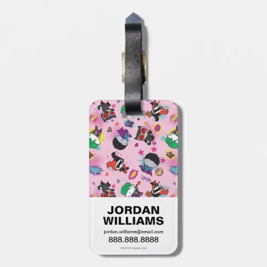 Chibi Super Villain Action Pattern Gepäckanhänger (Rückseite vertikal)