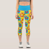 Chibi Supergirl Character Umrundung Capri Leggings (Vorderseite)