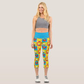 Chibi Supergirl Character Umrundung Capri Leggings (Vorderseite)