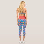 Chibi Supergirl-LIEBE Capri Leggings (Rückseite)