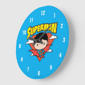 Chibi Superman Polka Dot Shield und Name Große Wanduhr (Winkel)