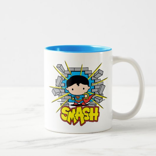 Chibi Superman schleicht durch eine Ziegelmauer Zweifarbige Tasse (Rechts)
