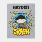 Chibi Superman Smashing Through Brick Wall Fleecedecke (Vorderseite)