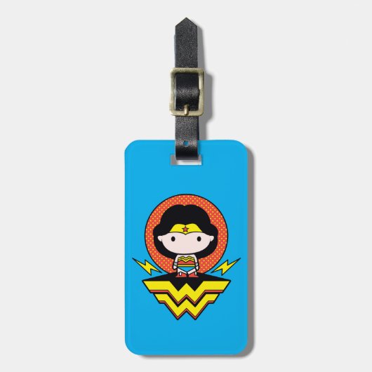Chibi Wonder Woman mit Polka Docks und Logo Gepäckanhänger (Vorderseite vertikal)