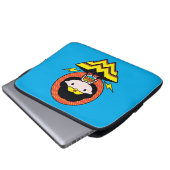 Chibi Wonder Woman mit Polka Docks und Logo Laptopschutzhülle (Vorne Knopf)