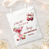 Chic A Tini Bit Older Cherry Martini 21st Birthday Geschenktütchen (Ausgeschnitten)