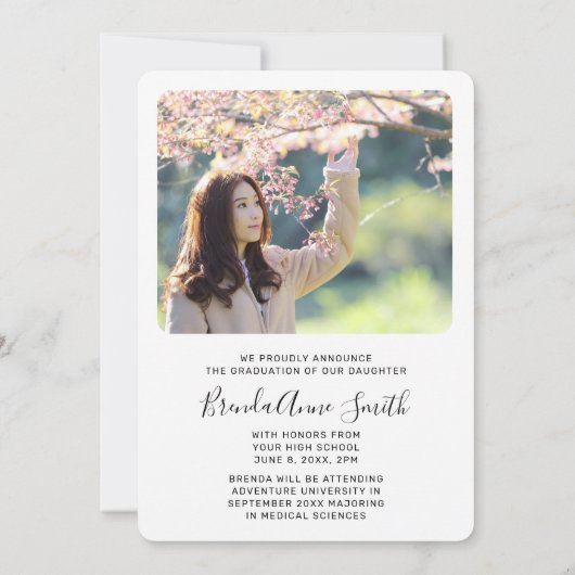 Chic Abschluss 2 Foto Black Cap Script auf Weiß Ankündigung (Rückseite)