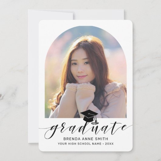 Chic Abschluss 2 Foto Black Cap Script auf Weiß Ankündigung (Vorderseite)