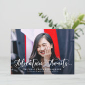 Chic Adventure wartet | Ankündigung des Abschlusse (Stehend Vorderseite)