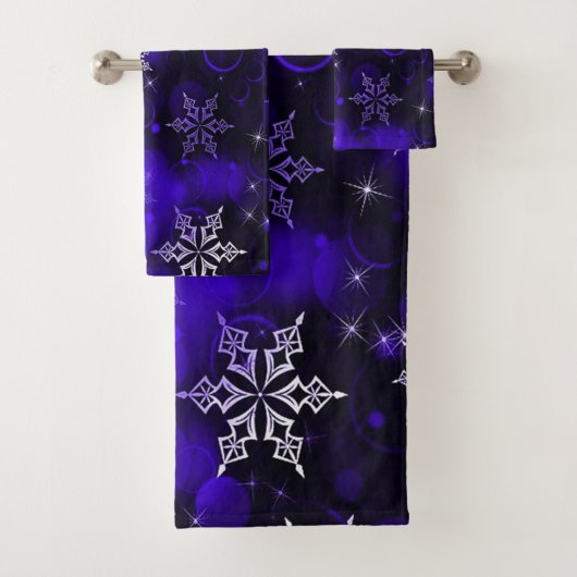 Chic Amethyst Lila Snowflake Motif Badhandtuch Set (Insitu)