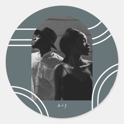 Chic Arches mit Monogram Blue Foto Wedding Runder Aufkleber (Vorderseite)