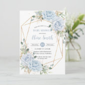 Chic Baby Blue Floral Boy Babydusche QR Code Einladung (Stehend Vorderseite)