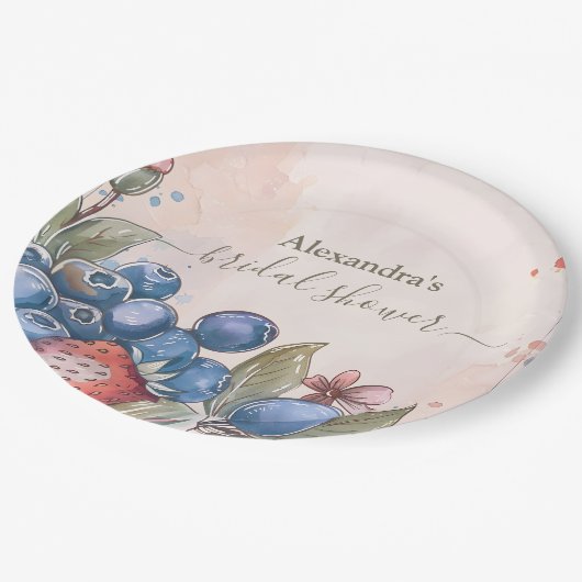 Chic Berry Sweet Strawberry Brautparty Pappteller (Schrägansicht)