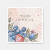 Chic Berry Sweet Strawberry Brautparty Serviette (Vorderseite)