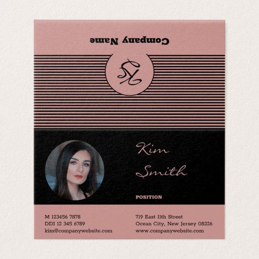 Chic Beruflich Black Pink Falted Business Card (Außenseite Aufgefaltet)