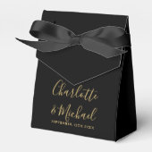 Chic Black and Gold Script Gastgeschenk Hochzeit B Geschenkschachtel (Vorderseite)