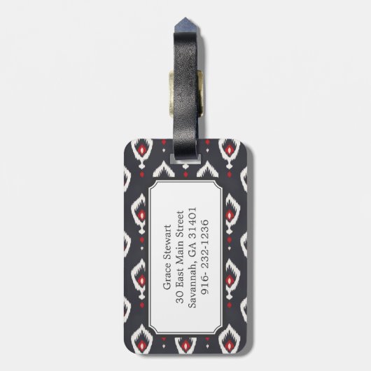 Chic black and red ikat tribal pattern monogram gepäckanhänger (Rückseite vertikal)