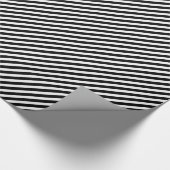 Chic Black and White Diagonal Stripes Muster Geschenkpapier (Ecke)