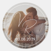 Chic Black and White Foto Moderne Hochzeit Runder Aufkleber (Vorderseite)