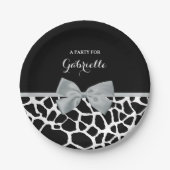 Chic Black and White Giraffe Print Silver Gray Bow Pappteller (Vorderseite)