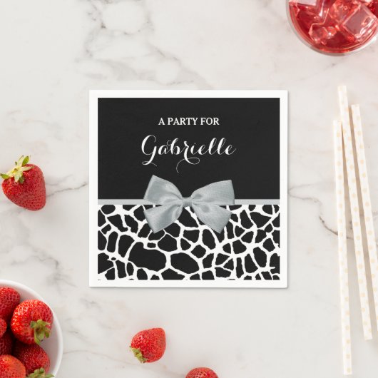 Chic Black and White Giraffe Print Silver Gray Bow Serviette (Beispiel)