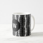 Chic Black and White Ornamental Mit Monogramm Kaffeetasse (VorderseiteRechts)