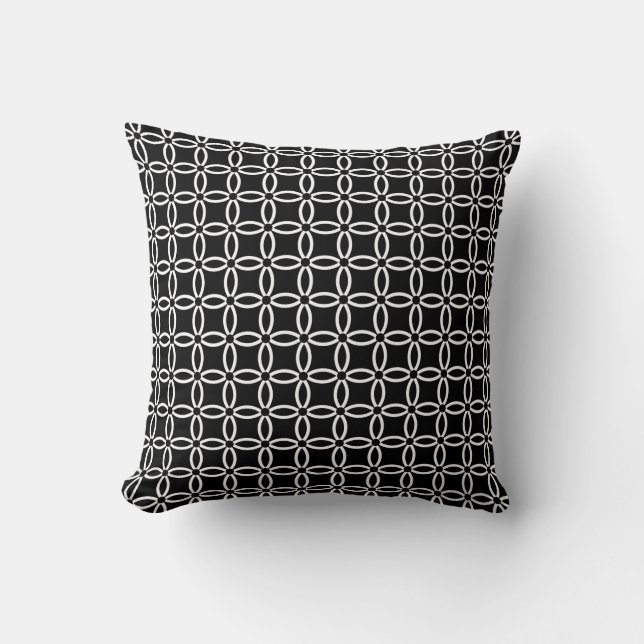 Chic Black and White Square Geometric Pattern Kissen (Vorderseite)