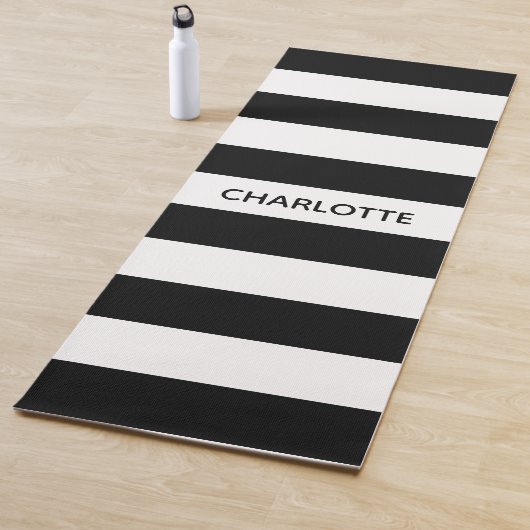 Chic black and white streifen individuelle Name mo Yogamatte (Beispiel)