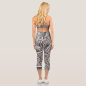 Chic Black and White Tribal Geometric Pattern Capri Leggings (Rückseite)
