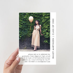 Chic Black and White Two Foto Graduation Party Einladung