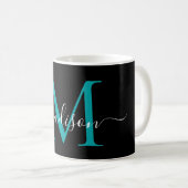 Chic Black Aquamarin Green Monogram Elegant Script Kaffeetasse (VorderseiteRechts)