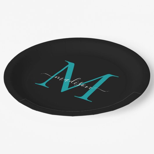 Chic Black Aquamarin Green Monogram Modern Script Pappteller (Schrägansicht)
