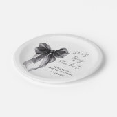 Chic Black Bow Watercolor-Brautparty Pappteller (Schrägansicht)