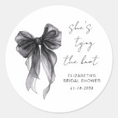 Chic Black Coquette Bow Watercolor Brautparty Runder Aufkleber (Vorderseite)