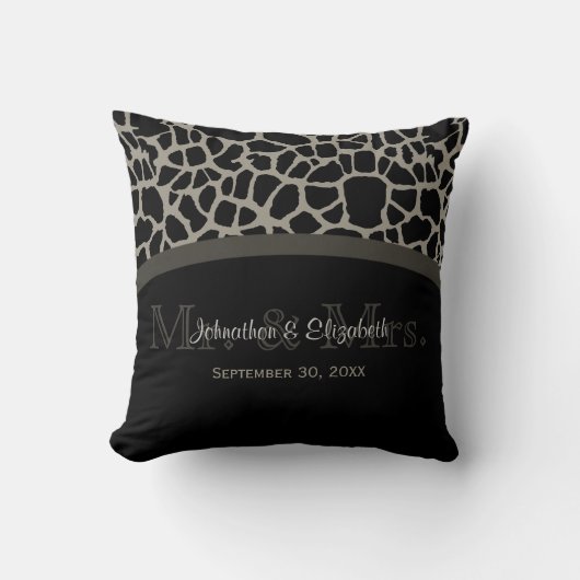 Chic Black Giraffe Wedding Elegant Monogram Kissen (Vorderseite)