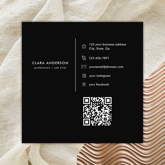 Chic Black Gold Diamond Initial C Monogram QR Code Quadratische Visitenkarte