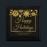 Chic Black Gold Snowflake Custom Christmas Party Erinnerungskiste<br><div class="desc">Chic Corporate Weihnachts-Geschenkboxen mit Happy Holidays geschrieben in elegantem goldenen kursiven Drehbuch unter einer schönen Grenze von Schneeflocken fallen auf moderne schwarze Feiertage Dekoration. Passen Sie Ihre beruflichen Geschenke für Kunden oder Mitarbeiter mit Ihrem Firmennamen oder Firmennamen an.</div>