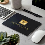 Chic Black Gray Leather Luxury Gold Logo NAME Mousepad<br><div class="desc">Erweitern Sie Ihren Arbeitsbereich mit diesem hochwertigen, schwarz-grau-lederfarbenen Mauspad, das Stil und Funktionalität kombiniert. Mit einem luxuriösen Gold-Logo und der Möglichkeit, zwei Zeilen Text hinzuzufügen, ist dieses Mauspad perfekt für die Personalisierung mit Ihrem Namen, Ihrer Firma, Ihrer Firma oder anderen Details Ihrer Wahl. Ideal für kleine Unternehmen oder Unternehmen, die...</div>