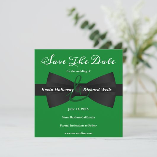 Chic Black Krawatte Gay Wedding Save the Date (Stehend Vorderseite)