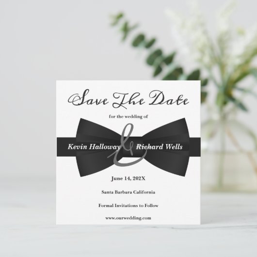 Chic Black Krawatte Gay Wedding Save the Date (Stehend Vorderseite)