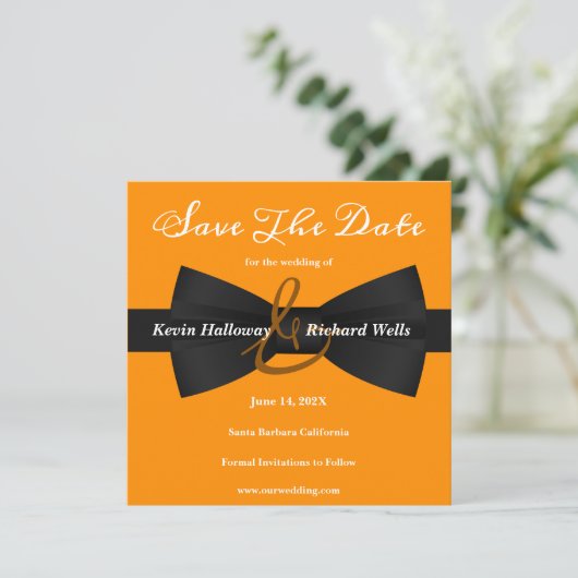 Chic Black Krawatte Gay Wedding Save the Date (Stehend Vorderseite)