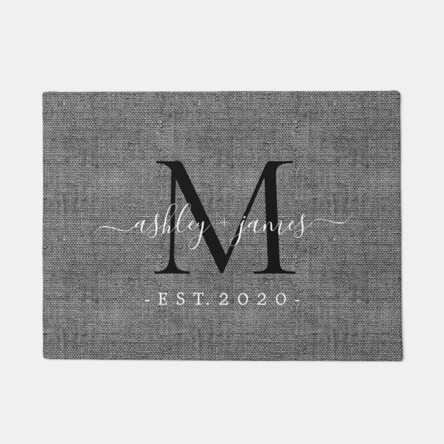 Chic Black Monogram Script Names Year Gray Linen Fußmatte (Vorderseite)