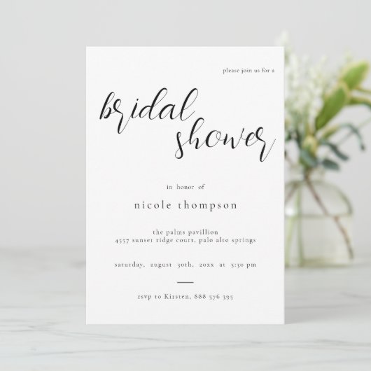 Chic Black Script Bridal Shower Invitation Minimal Einladung (Stehend Vorderseite)