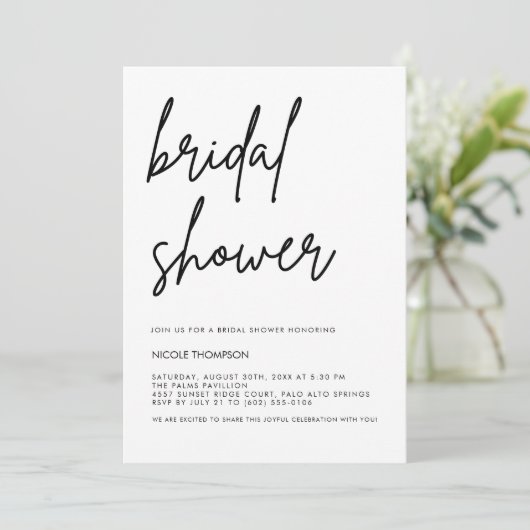 Chic Black Script Bridal Shower Invitation Minimal Einladung (Stehend Vorderseite)