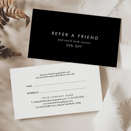 Chic Black Typografy Refer a Friend Empfehlungskarte