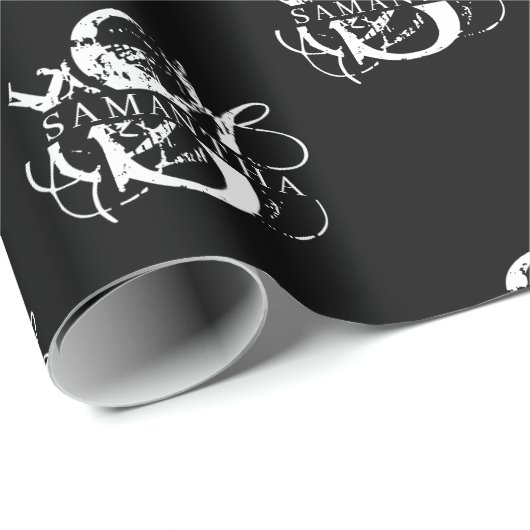 Chic Black & White Distressed Script Monogram Geschenkpapier (Rolleneckpunkt)