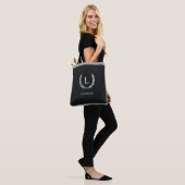 Chic Black & White Elegant Modern Monogram Initial Tasche (Am Model)